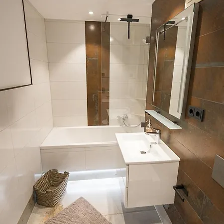 Apartment Stylisches Im Herzen Von + Parkplatz + Netflix + Self Check-in *