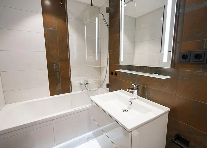 Daire Stylisches Im Herzen Von + Parkplatz + Netflix + Self Check-in Dresden